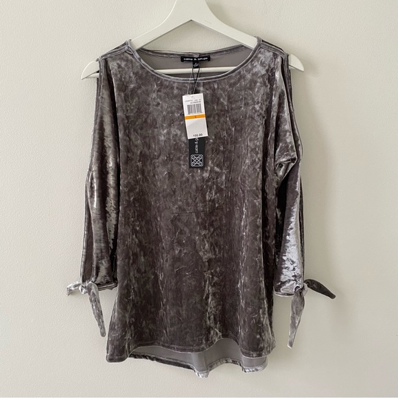 Cable & Gauge Tops - Cable & Gauge Women’s Velvet 3/4 Sleeve Silvery-white Top